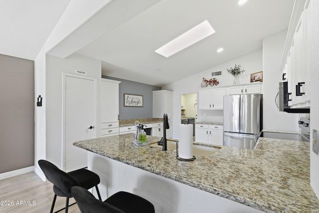 8711 E NIDO Avenue, Mesa, AZ 85209