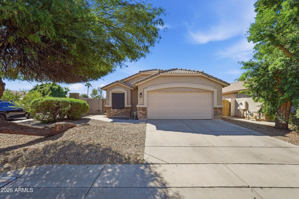 8711 E NIDO Avenue, Mesa, AZ 85209