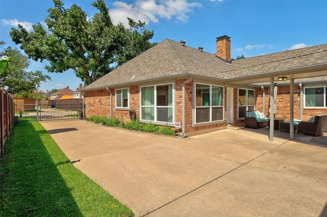 2218 Ridgecrest Trail, Carrollton, TX 75007