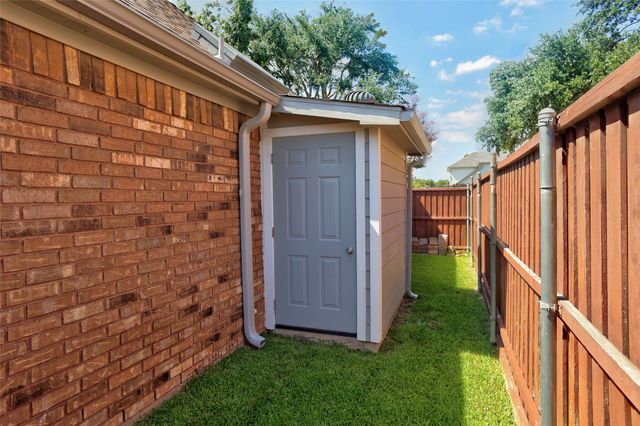 2218 Ridgecrest Trail, Carrollton, TX 75007