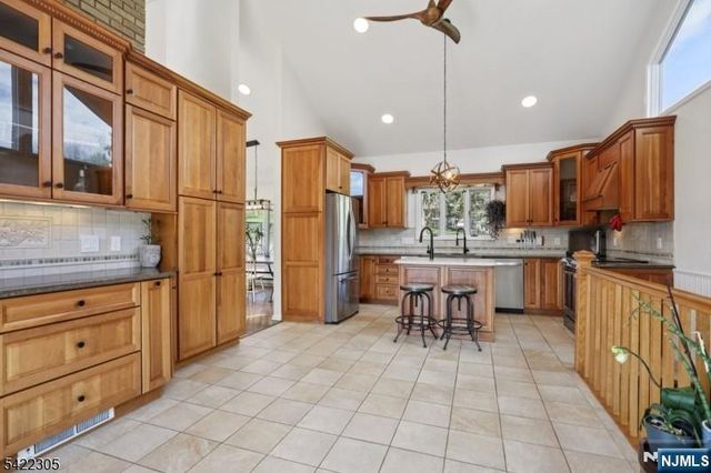 5 Bucky Lane, Vernon, NJ 07462