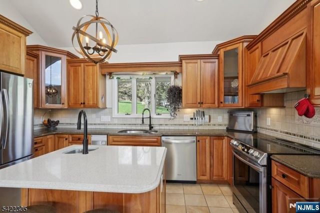 5 Bucky Lane, Vernon, NJ 07462