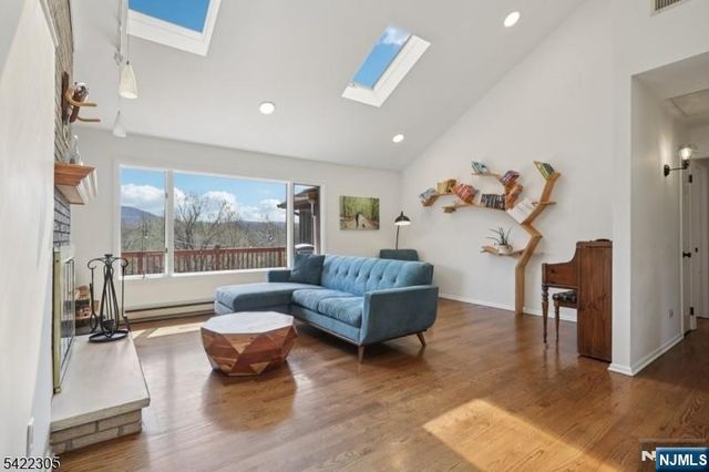 5 Bucky Lane, Vernon, NJ 07462