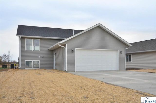 2105 Lunden Street, St. Peter, MN 56082