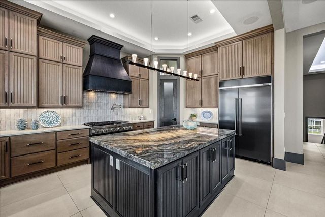 3835 Seabreeze Lane, Galveston, TX 77554