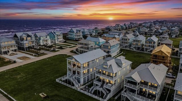 3835 Seabreeze Lane, Galveston, TX 77554