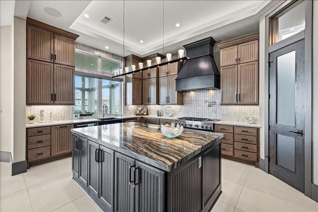 3835 Seabreeze Lane, Galveston, TX 77554