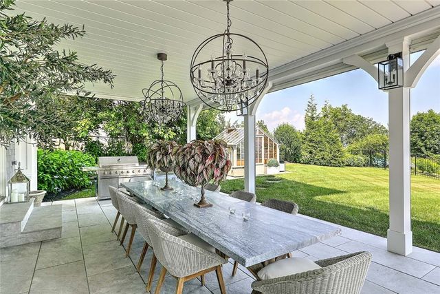 105 Heidi Drive, Portsmouth, RI 02871