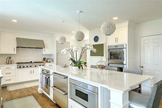 105 Heidi Drive, Portsmouth, RI 02871