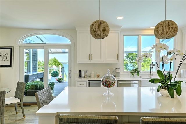 105 Heidi Drive, Portsmouth, RI 02871