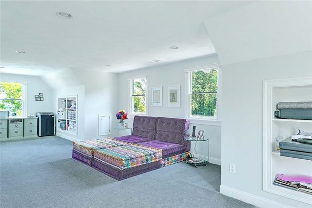 105 Heidi Drive, Portsmouth, RI 02871