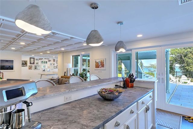 105 Heidi Drive, Portsmouth, RI 02871