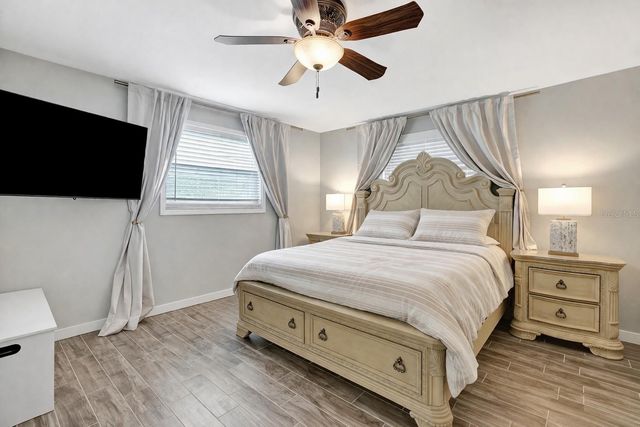 242 176TH AVENUE E, Redington Shores, FL 33708