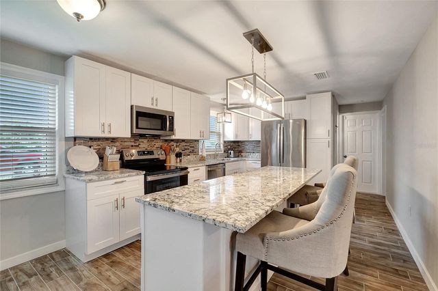 242 176TH AVENUE E, Redington Shores, FL 33708