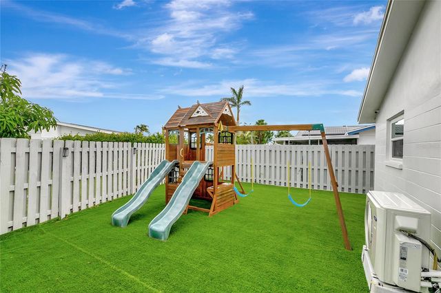 242 176TH AVENUE E, Redington Shores, FL 33708