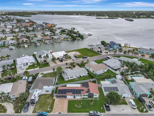 242 176TH AVENUE E, Redington Shores, FL 33708