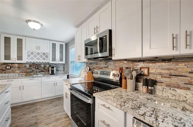 242 176TH AVENUE E, Redington Shores, FL 33708
