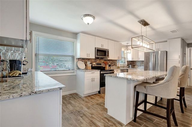 242 176TH AVENUE E, Redington Shores, FL 33708