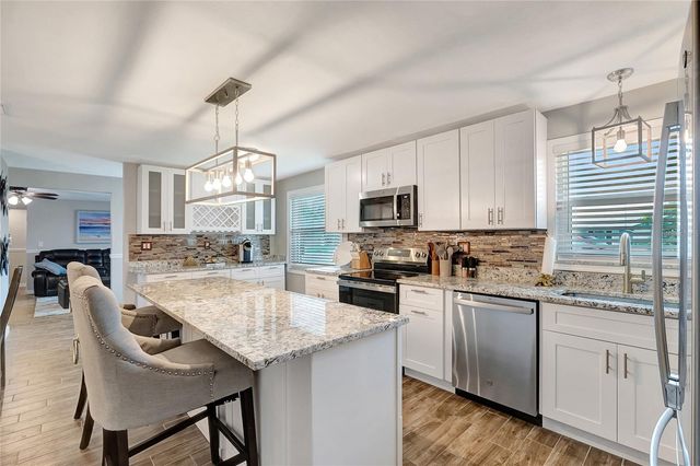 242 176TH AVENUE E, Redington Shores, FL 33708