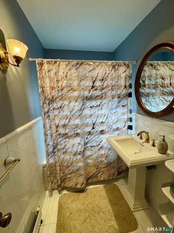 38 Wooster Heights, Danbury, CT 06810