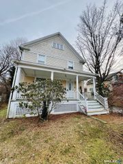 38 Wooster Heights, Danbury, CT 06810