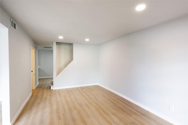 5515 Greylog Drive, Houston, TX 77048