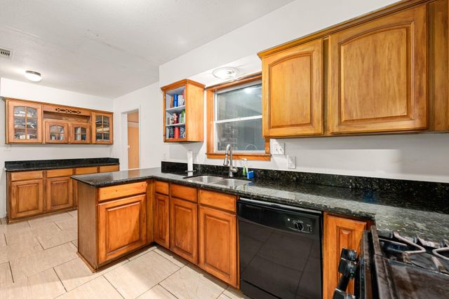 476 Fm 1010 Road, Cleveland, TX 77327