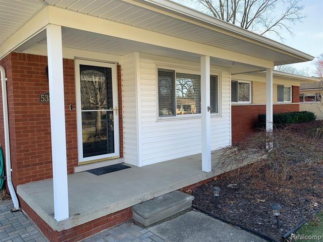 53270 Aulgur Drive, Shelby Twp, MI 48316