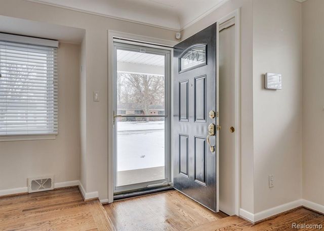 53270 Aulgur Drive, Shelby Twp, MI 48316