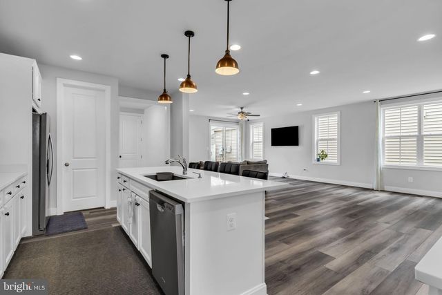 41919 SPRING AIR DR, Brambleton, VA 20148