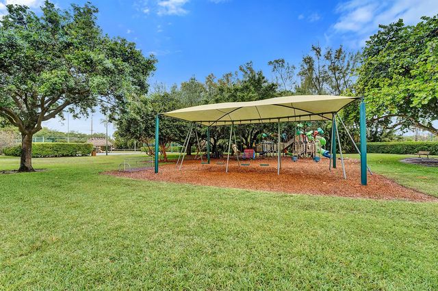 7381 SW 6th Court, Plantation, FL 33317