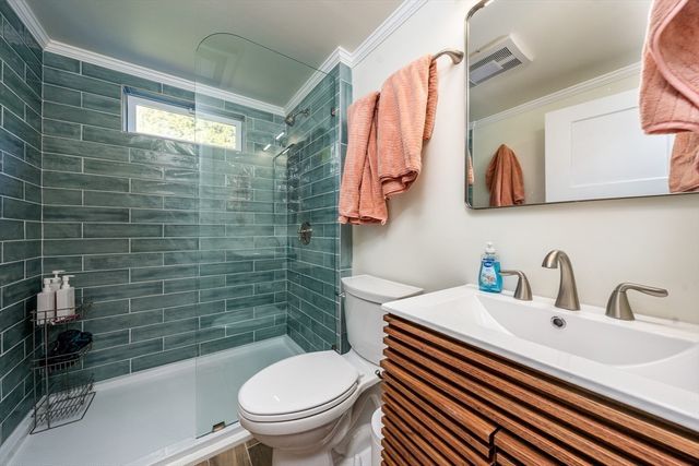 17 Ploughed Neck Rd, Sandwich, MA 02537