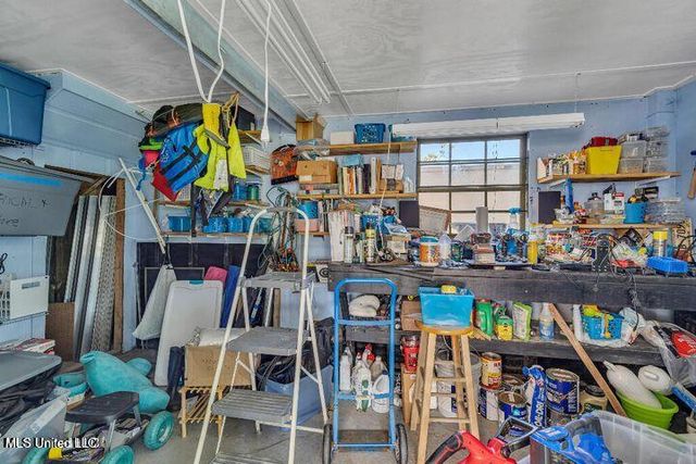 6371 Shawnee Street, Kiln, MS 39556