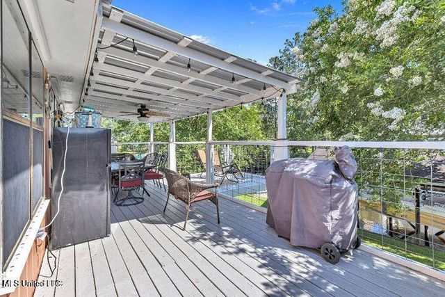 6371 Shawnee Street, Kiln, MS 39556
