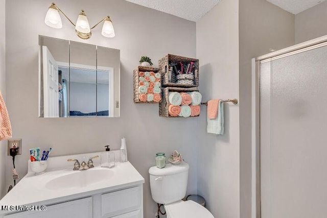 6371 Shawnee Street, Kiln, MS 39556