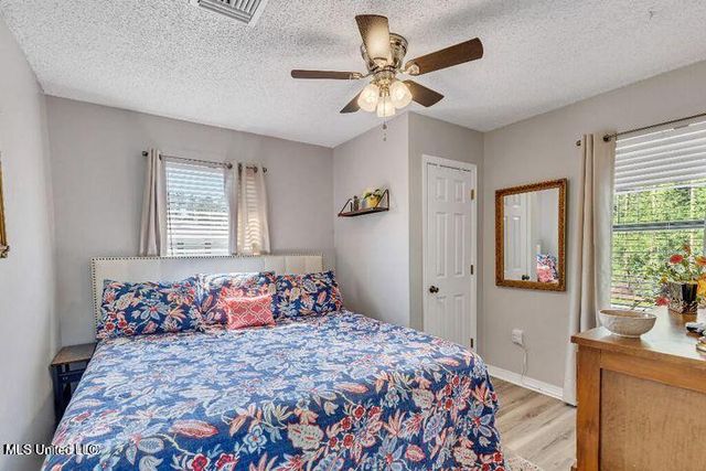 6371 Shawnee Street, Kiln, MS 39556