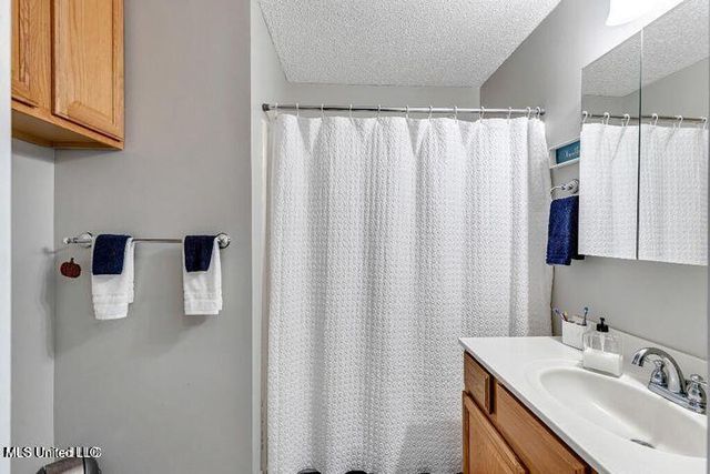 6371 Shawnee Street, Kiln, MS 39556
