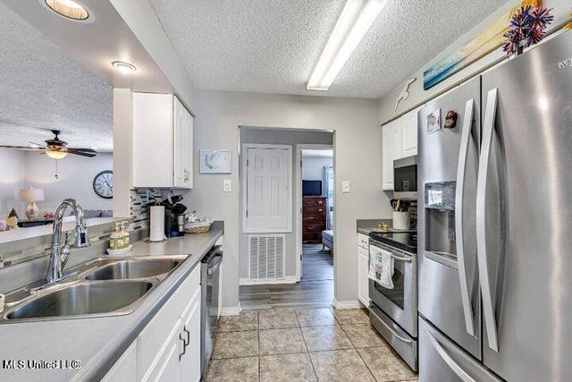 6371 Shawnee Street, Kiln, MS 39556