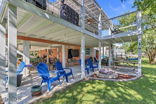 6371 Shawnee Street, Kiln, MS 39556