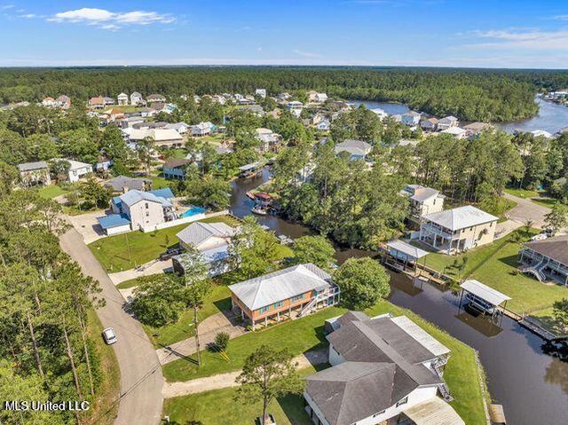 6371 Shawnee Street, Kiln, MS 39556
