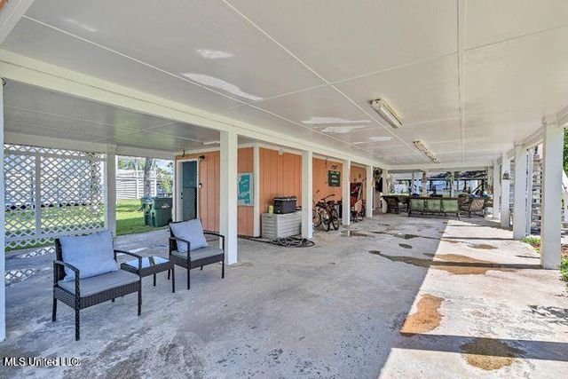 6371 Shawnee Street, Kiln, MS 39556