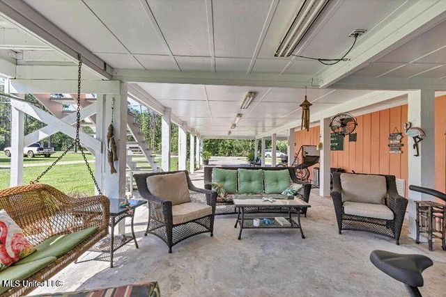 6371 Shawnee Street, Kiln, MS 39556