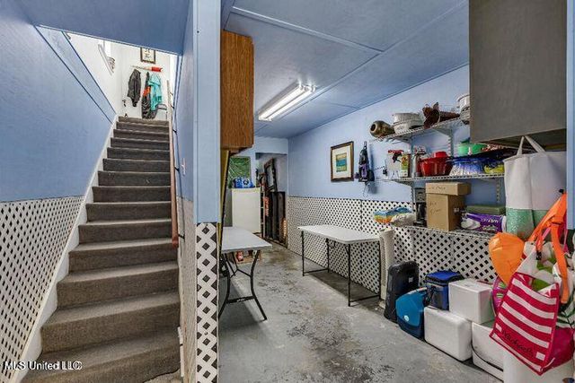 6371 Shawnee Street, Kiln, MS 39556