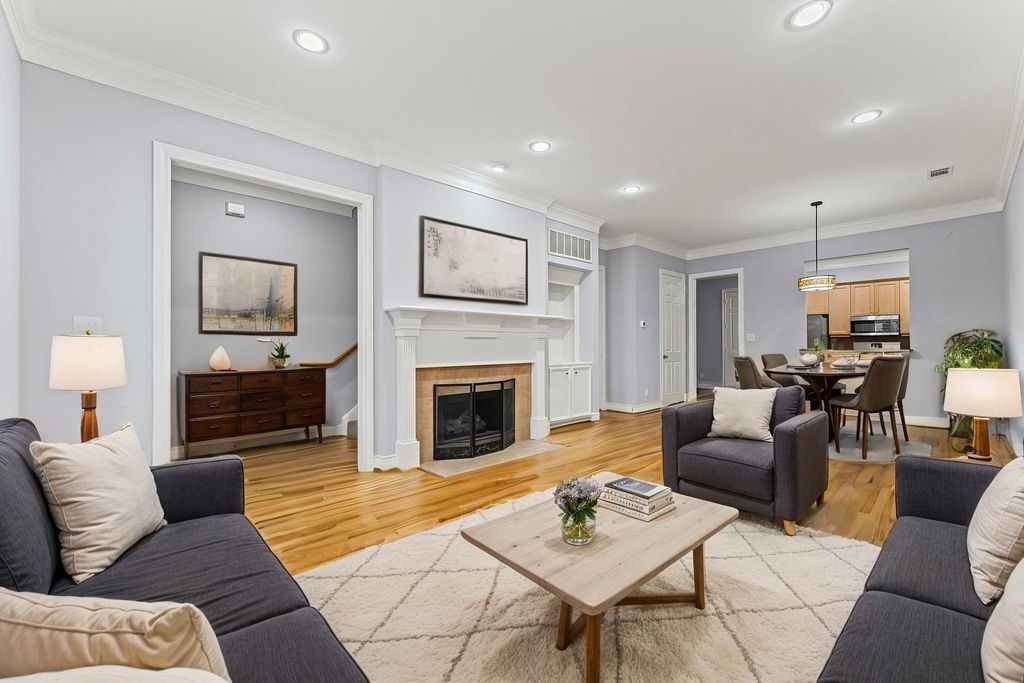 6839 Staffordshire Boulevard, Houston, TX 77030