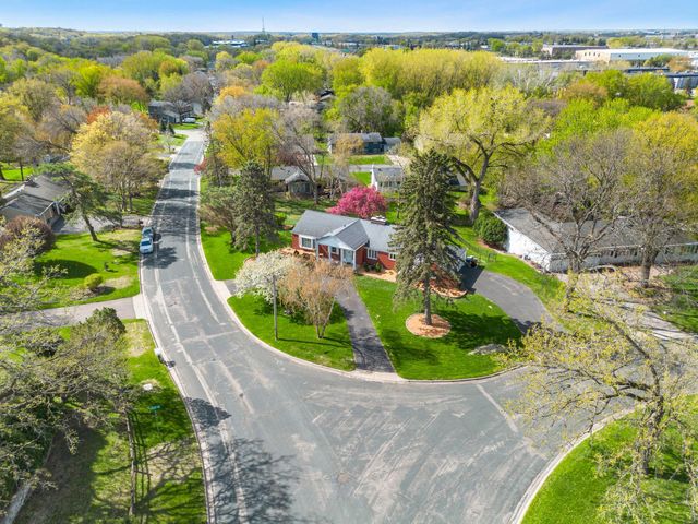 6708 Sally Lane, Edina, MN 55439