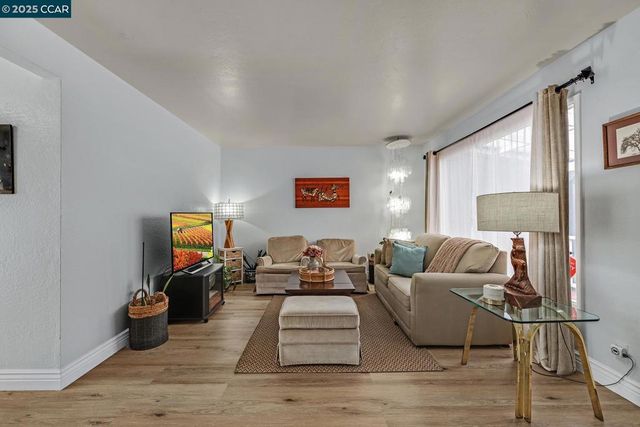 458 36th Street, Richmond, CA 94805