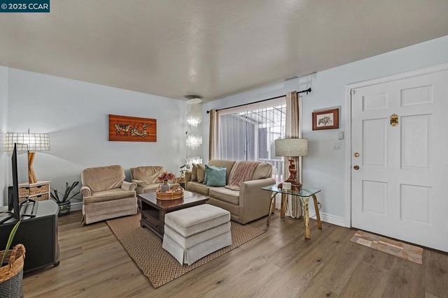 458 36th Street, Richmond, CA 94805