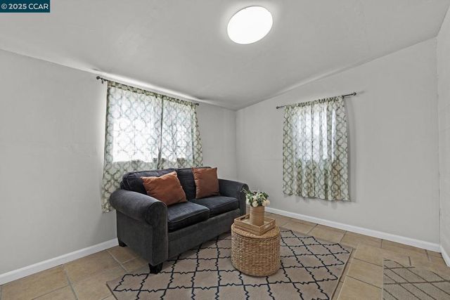 458 36th Street, Richmond, CA 94805