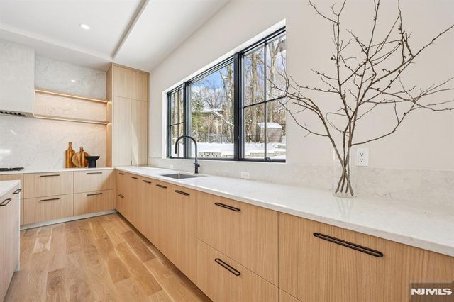 91 Macarthur Avenue, Closter, NJ 07624