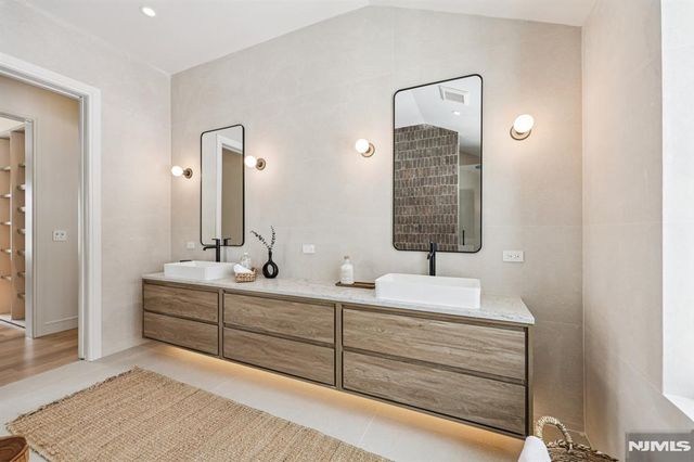 91 Macarthur Avenue, Closter, NJ 07624